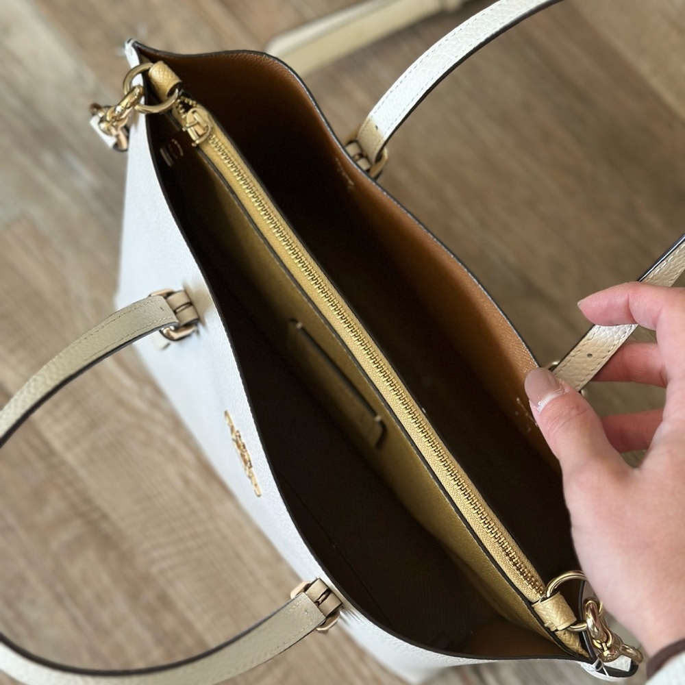 Coach purse - Picture 5 of 15